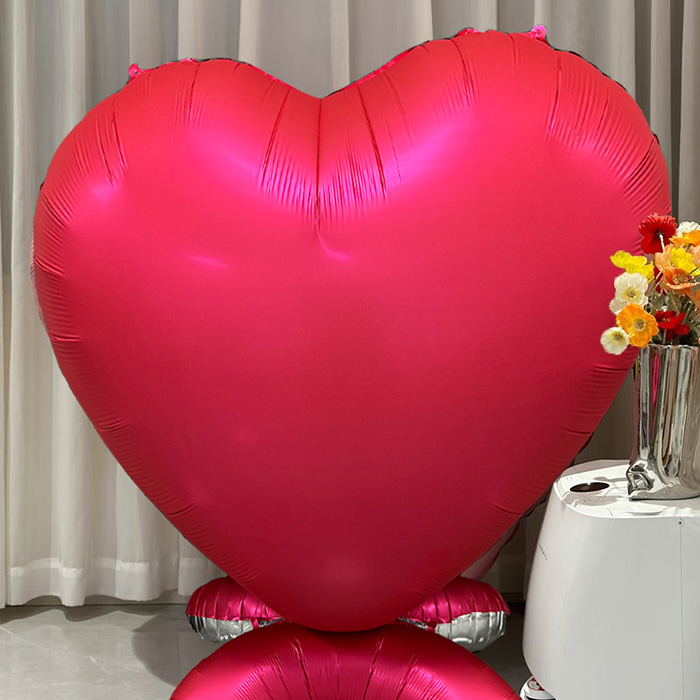 Grande balão de coração vermelho
