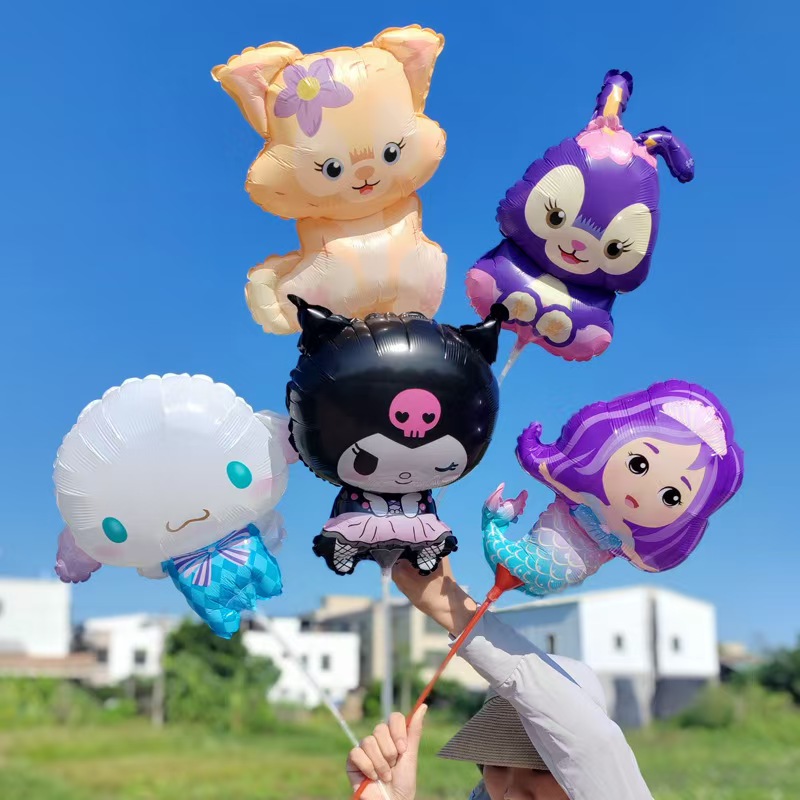 mini balões de alumínio em palitos