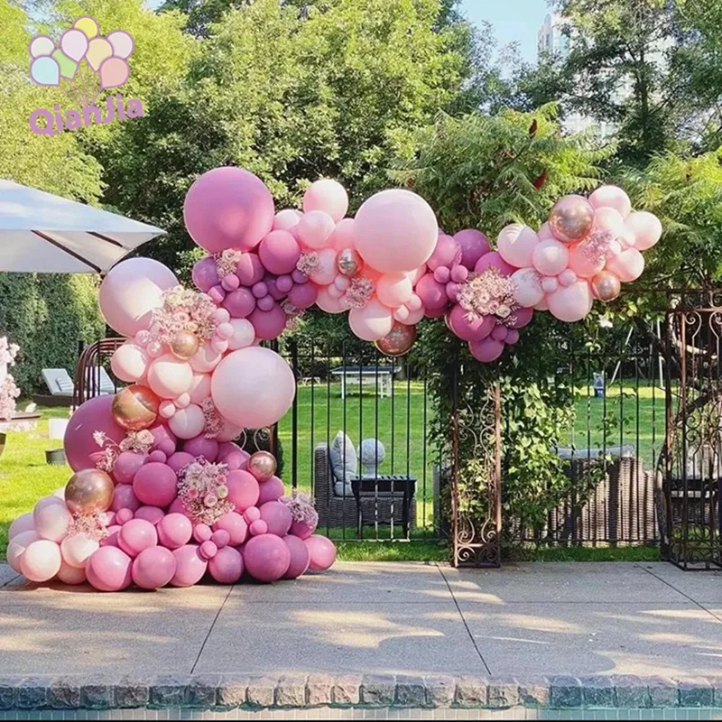 Arco de Balão de Festa na Piscina